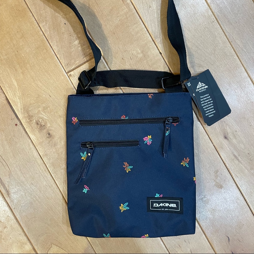 Dakine cross body bag